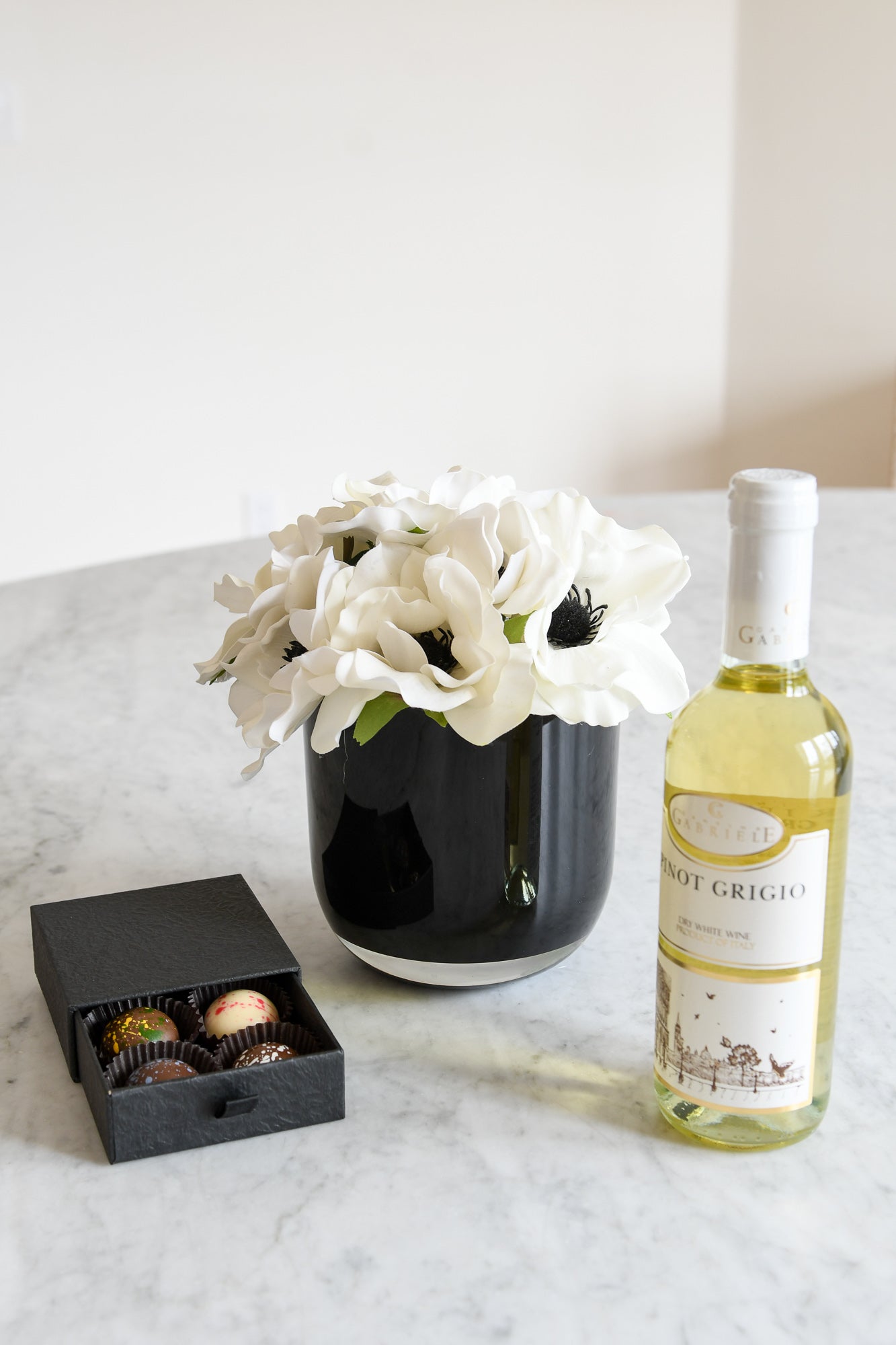 Anemone Noir Purim Box